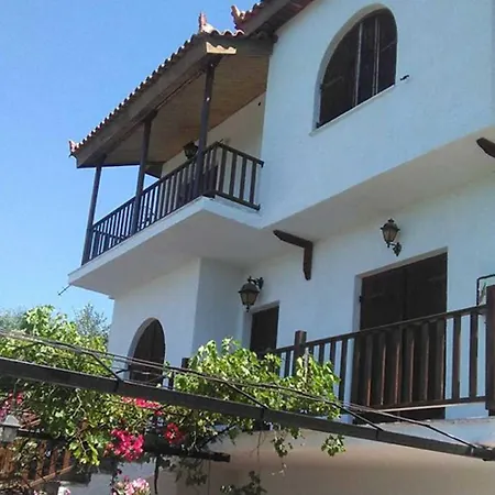 Belle Helen, In Western Peloponnese Near Kyparissia Holiday home Yiannitsokhorion