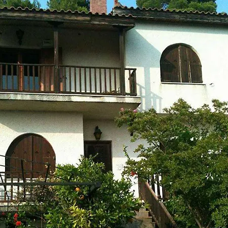 Belle Helen, In Western Peloponnese Near Kyparissia *