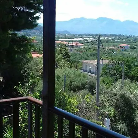 Belle Helen, In Western Peloponnese Near Kyparissia Holiday home *